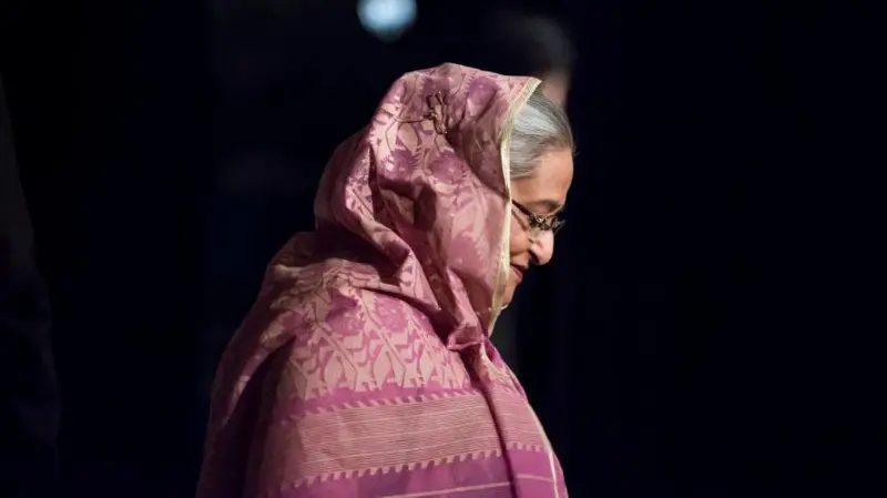শেখ হাসিনার ১০০ দিন : কীভাবে রয়েছেন, সামনেই বা কী?