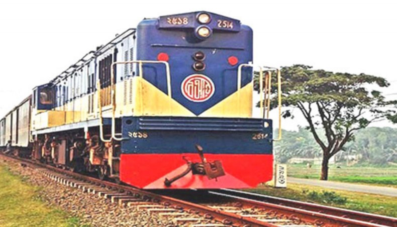 রানিং স্টাফদের কর্মবিরতি প্রত্যাহার, সারা দেশে ট্রেন চলাচল স্বাভাবিক