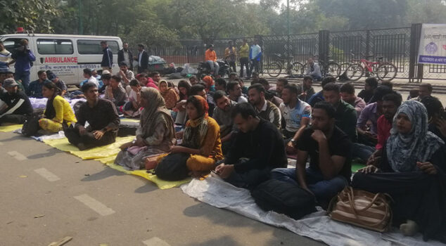 অব্যাহতি পাওয়া এসআইদের অনশন চলছে