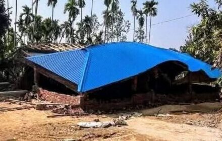 কক্সবাজারে অবৈধ স্থাপনা উচ্ছেদ করেছে বনবিভাগ