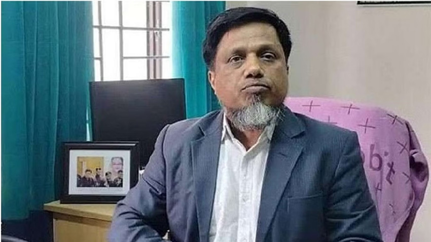 কুমিল্লা বিশ্ববিদ্যালয়ের ডেপুটি রেজিস্ট্রারকে পুলিশে দিলেন শিক্ষার্থীরা