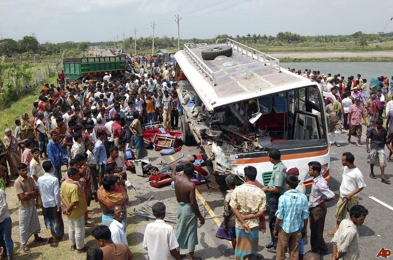 জানুয়ারিতে সারাদেশে ৬২১ সড়ক দুর্ঘটনায় ৬০৮ জন নিহত