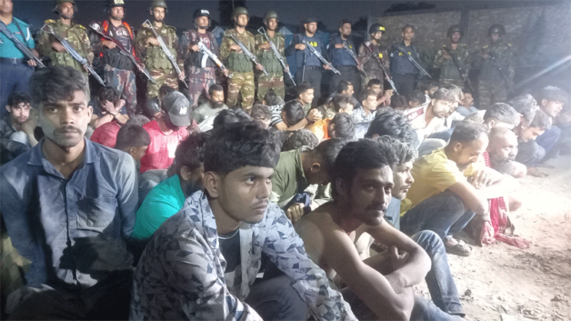 টঙ্গীতে যৌথবাহিনীর টানা তিন ঘন্টার অভিযান, আটক অর্ধশতাধিক