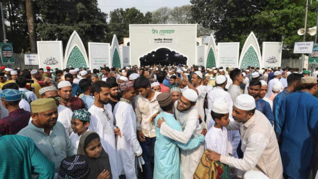 ঈদে সরকারি চাকরিজীবীদের অগ্রিম বেতন দেওয়ার সিদ্ধান্ত