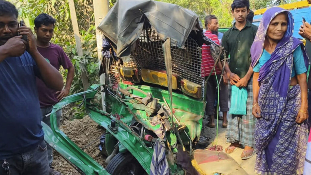 গাজীপুরে ট্রাক-সিএনজি’র সংঘর্ষে নিহত ৩