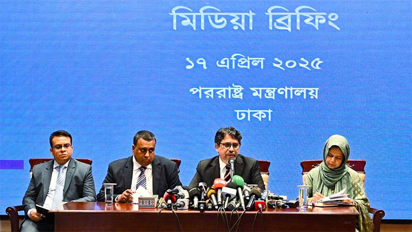পাকিস্তানের সঙ্গে বৈঠক: ৭১ সালের গণহত্যার জন্য আনুষ্ঠানিক ক্ষমা চাওয়ার আহ্বান বাংলাদেশের