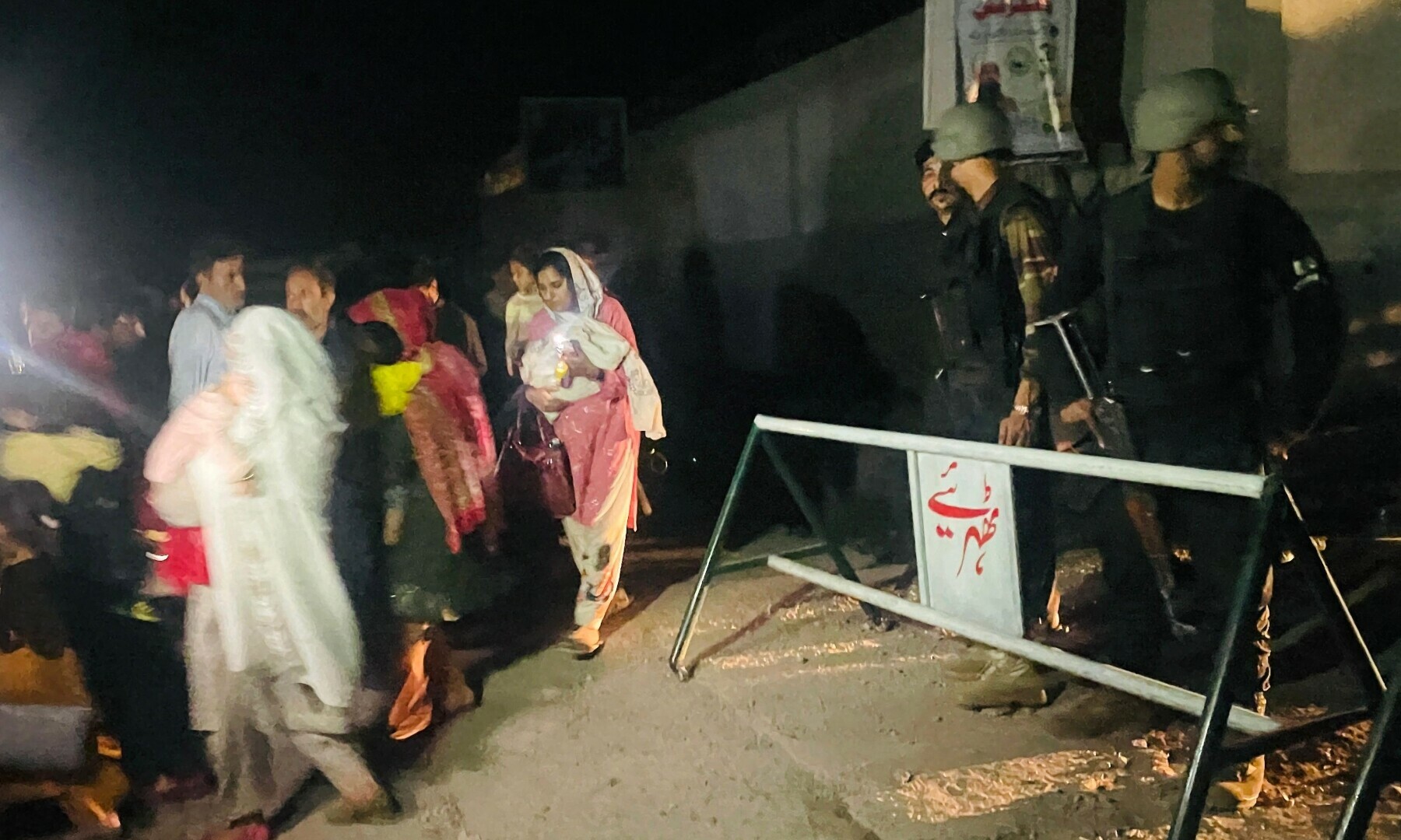 কাশ্মীরে উত্তেজনার জেরে পাকিস্তানে ভারতের ক্ষেপণাস্ত্র হামলা, নিহত ৮