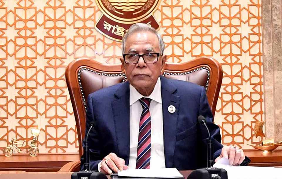 সাবেক রাষ্ট্রপতি মো. আব্দুল হামিদ। দেশ ছাড়লেন সাবেক রাষ্ট্রপতি আবদুল হামিদ