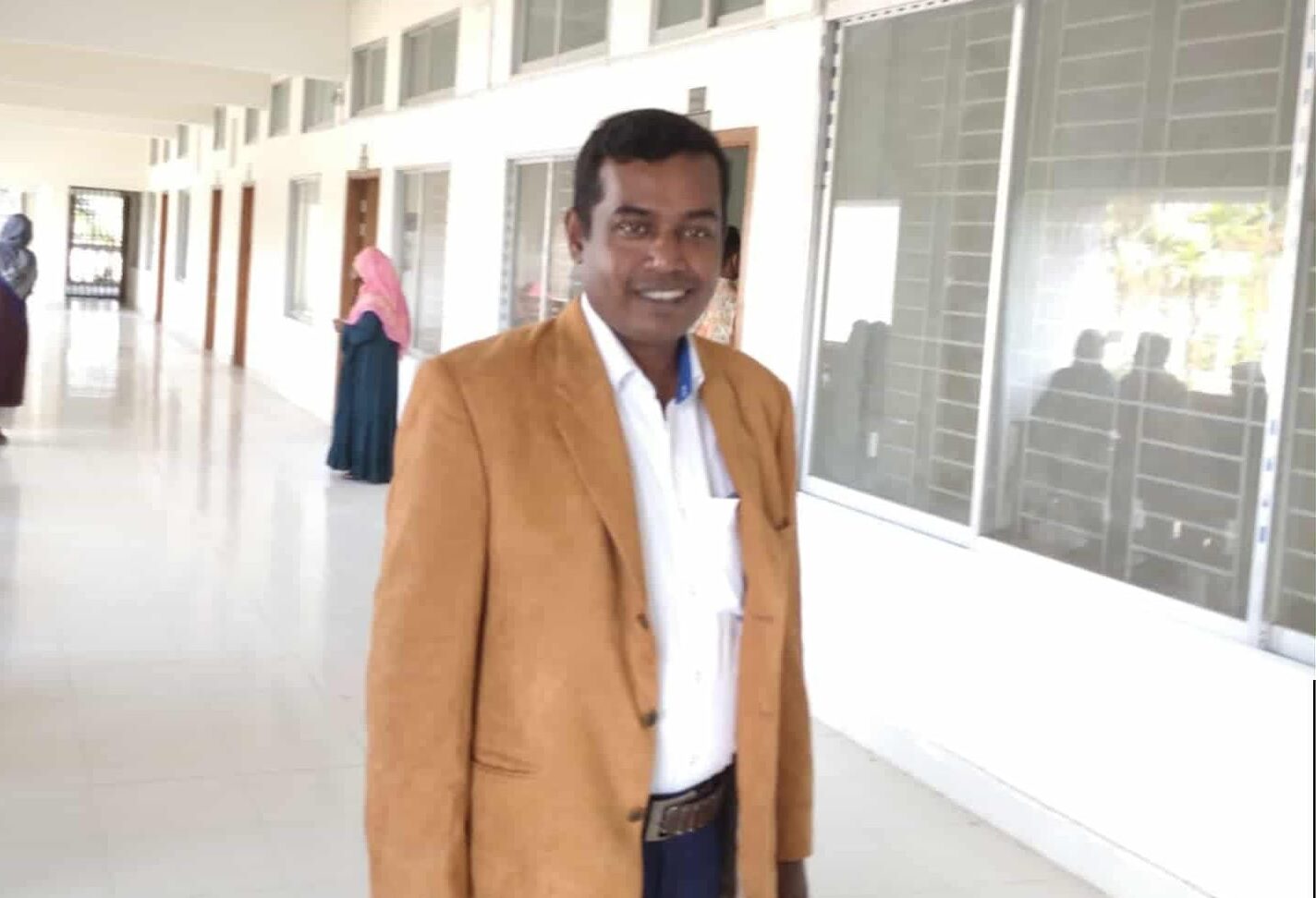 বিএনপি নেতার বাড়ি থেকে যুবলীগ নেতা গ্রেফতার