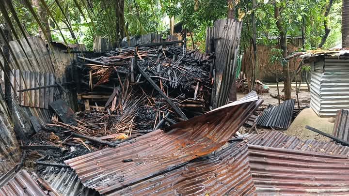 মাদকবিরোধী পোস্ট দেওয়ার জেরে সুনামগঞ্জে কলেজ ছাত্রীর ঘরে আগুন
