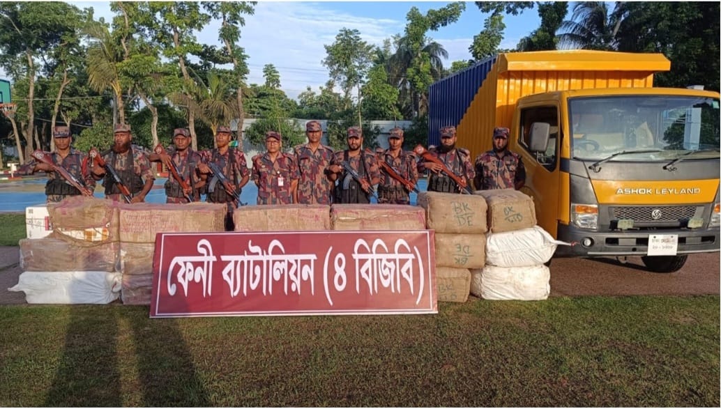বিজিবির চোরাচালানবিরোধী অভিযানে বিপুল পরিমাণ ভারতীয় পণ্য জব্দ