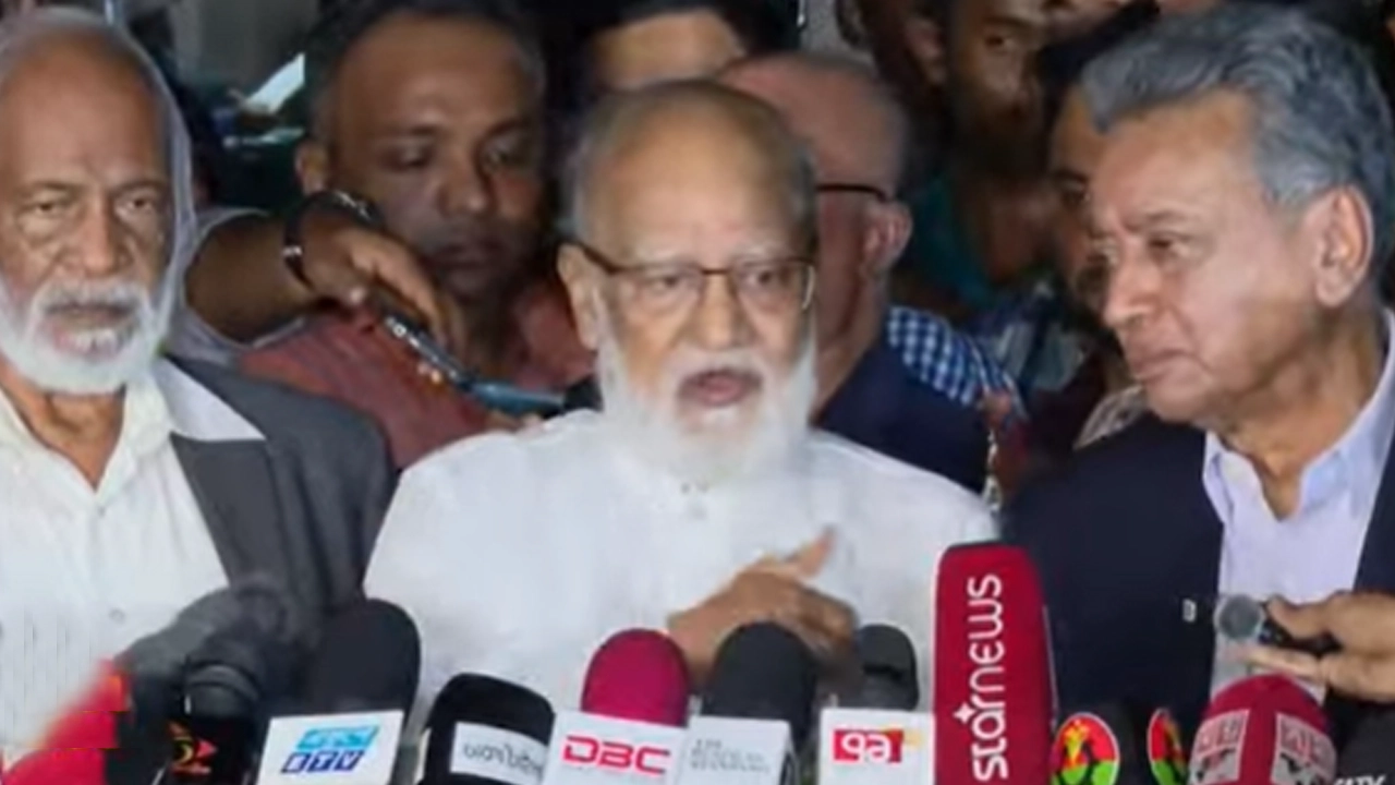 রোডম্যাপ চায় বিএনপি, বিতর্কিত উপদেষ্টাদের অপসারণের দাবি