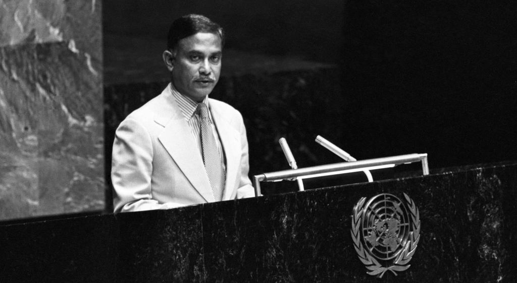 সাবেক রাষ্ট্রপতি জিয়াউর রহমান, ফাইল ছবি আজ শহীদ প্রেসিডেন্ট জিয়াউর রহমানের ৪৪তম মৃত্যুবার্ষিকী