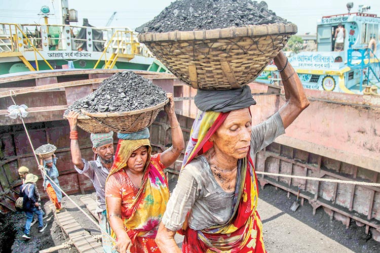 মহান মে দিবস: শ্রমিকের অধিকার আদায়ের অনন্য ইতিহাসের দিন
