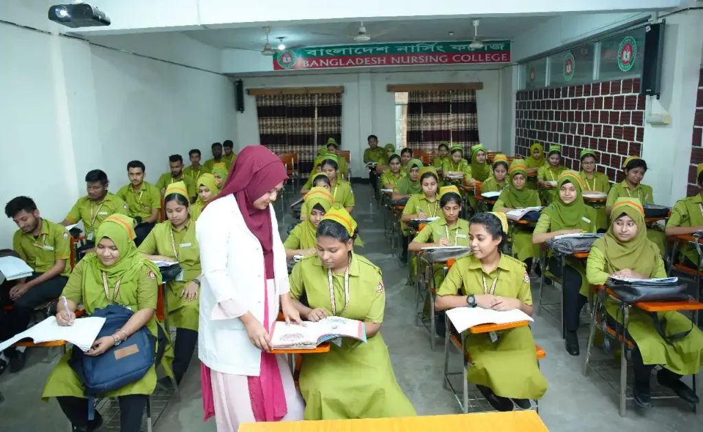 নার্সিং পেশা: সম্ভাবনা বাড়লেও আছে রাষ্ট্রীয় অবহেলায়