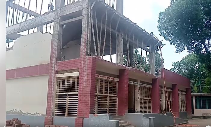 যশোরে সরকারি বিদ্যালয়ের মালামাল বিক্রি: তিন বিএনপি নেতার বিরুদ্ধে অভিযোগ