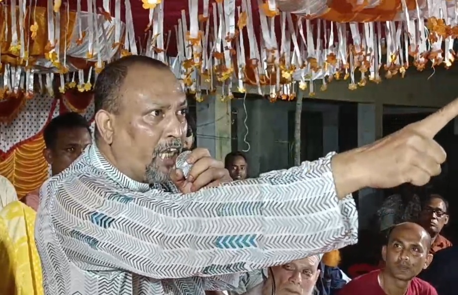 ‘কোনো বাপই রক্ষা করতে পারবে না’ চাটমোহরে বিএনপি নেতার হুঁশিয়ারি