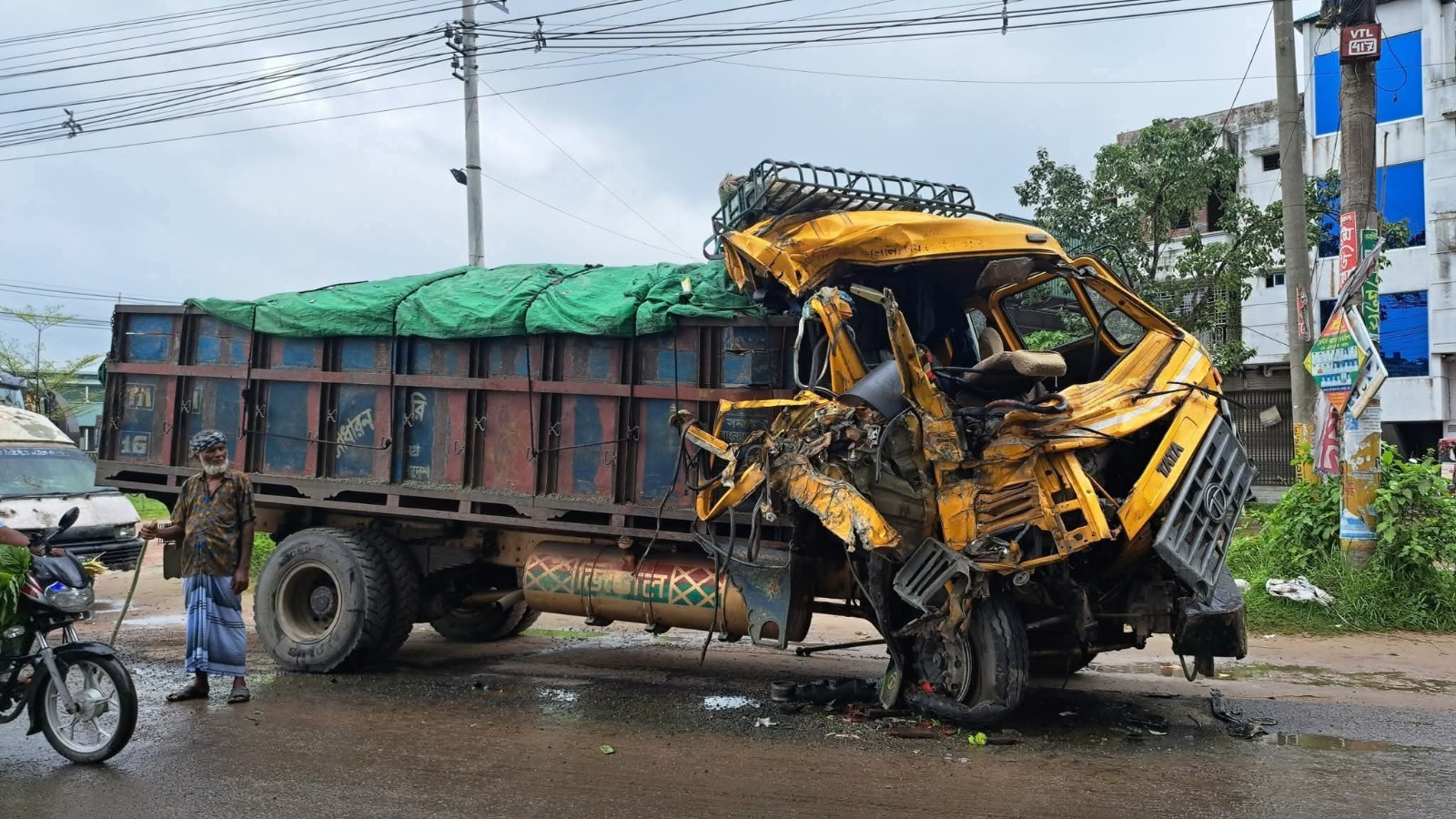 পাবনায় পৃথক সড়ক দুর্ঘটনায় স্কুলছাত্রসহ নিহত ২, আহত ২