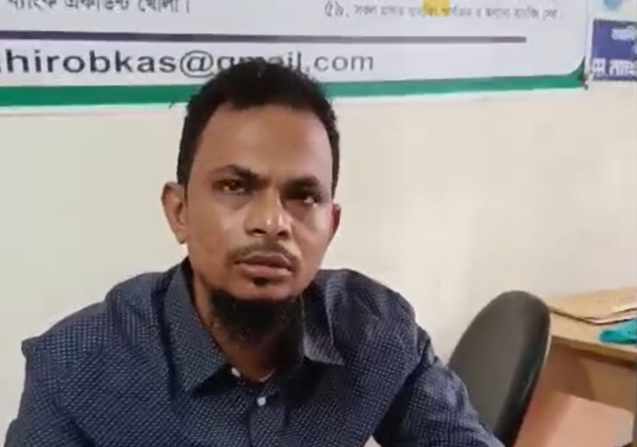 টাকা না দিলে মিলছে না স্মার্ট কার্ড, আলিপুর ইউনিয়নে ক্ষোভ