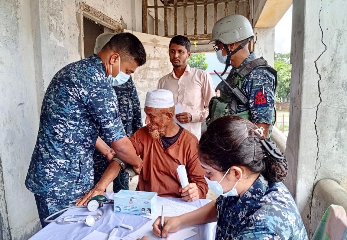 বরগুনায় সুবিধাবঞ্চিত মানুষের মাঝে বাংলাদেশ নৌবাহিনীর বিনামূল্যে চিকিৎসা সেবা প্রদান