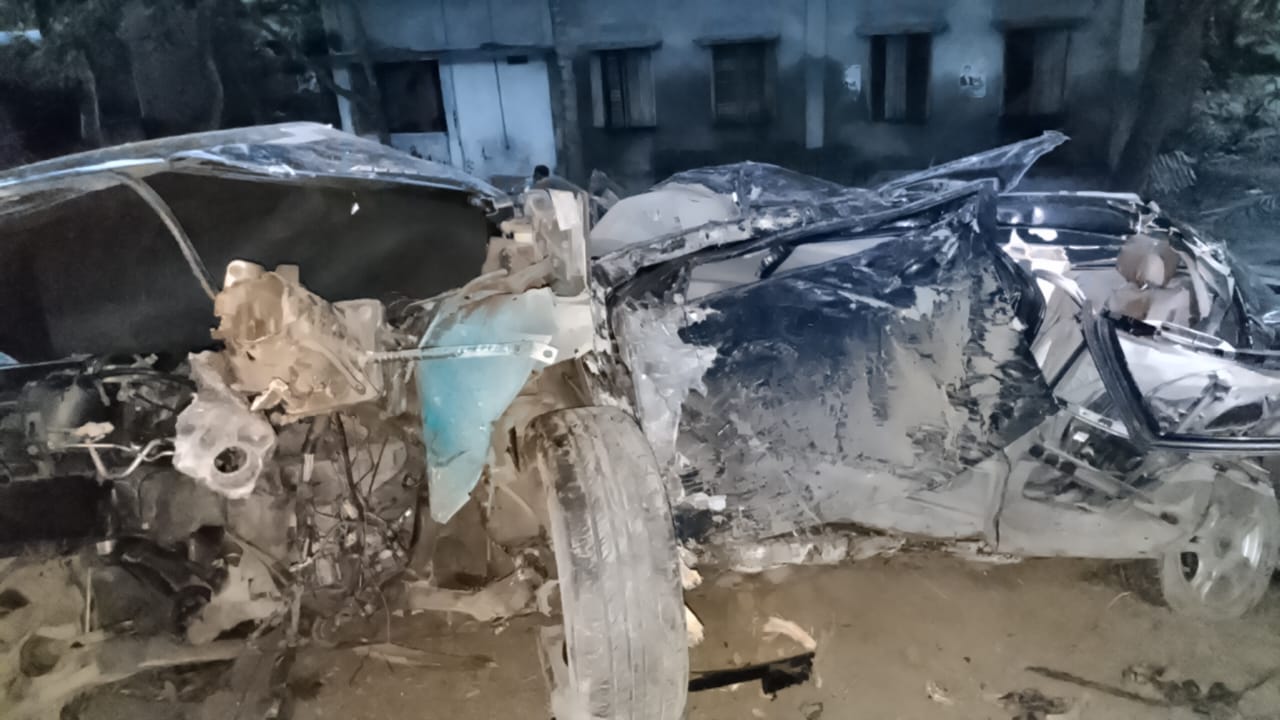 যশোরে সড়ক দুর্ঘটনায় প্রাণ গেল ২ জনের, আহত ২