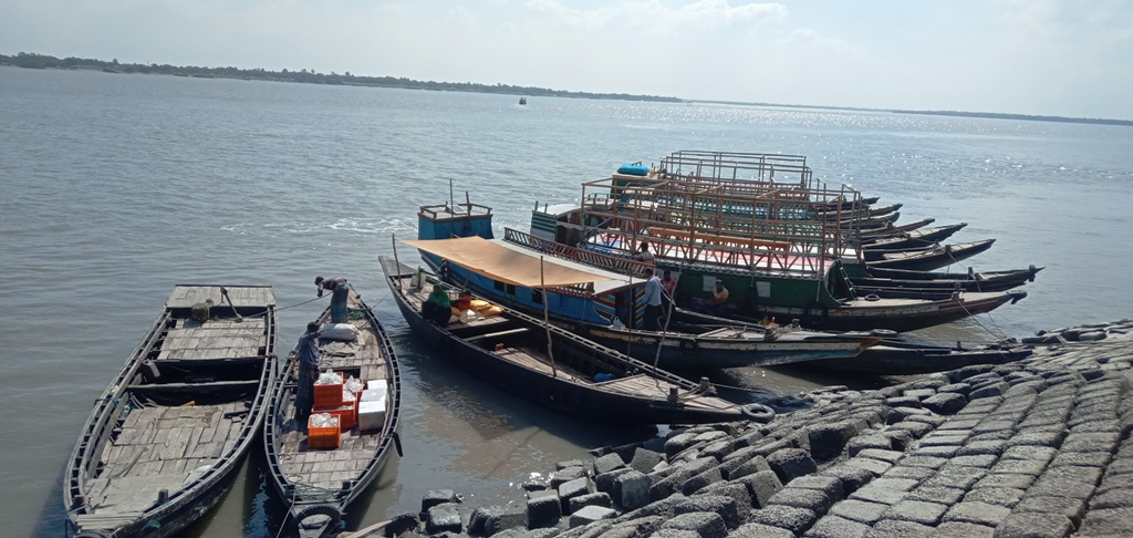 দুর্ভোগের আরেক নাম শ্যামনগর বুড়িগোয়ালিনী খেয়াঘাট