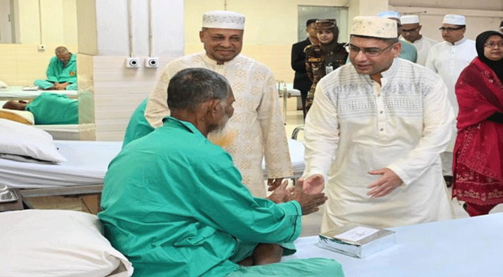 সিএমএইচ ও সেনাক্যাম্প পরিদর্শনে সেনাপ্রধান সঙ্গে প্রীতিভোজ