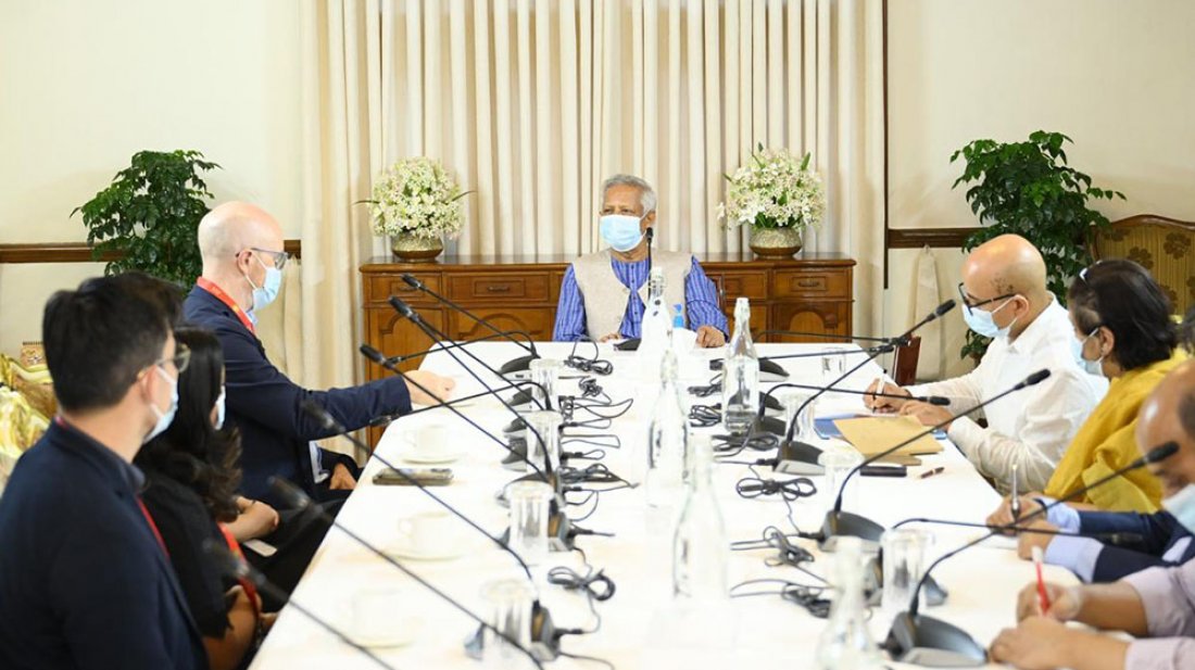 মিথ্যা তথ্য মোকাবেলায় মেটাকে আহ্বান প্রধান উপদেষ্টার
