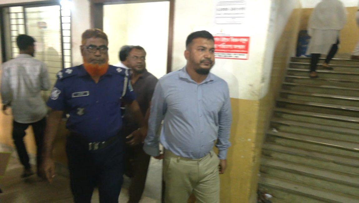 বগুড়ায় নারী আইনজীবীকে ধর্ষণের অভিযোগে কৃষি কর্মকর্তা কারাগারে