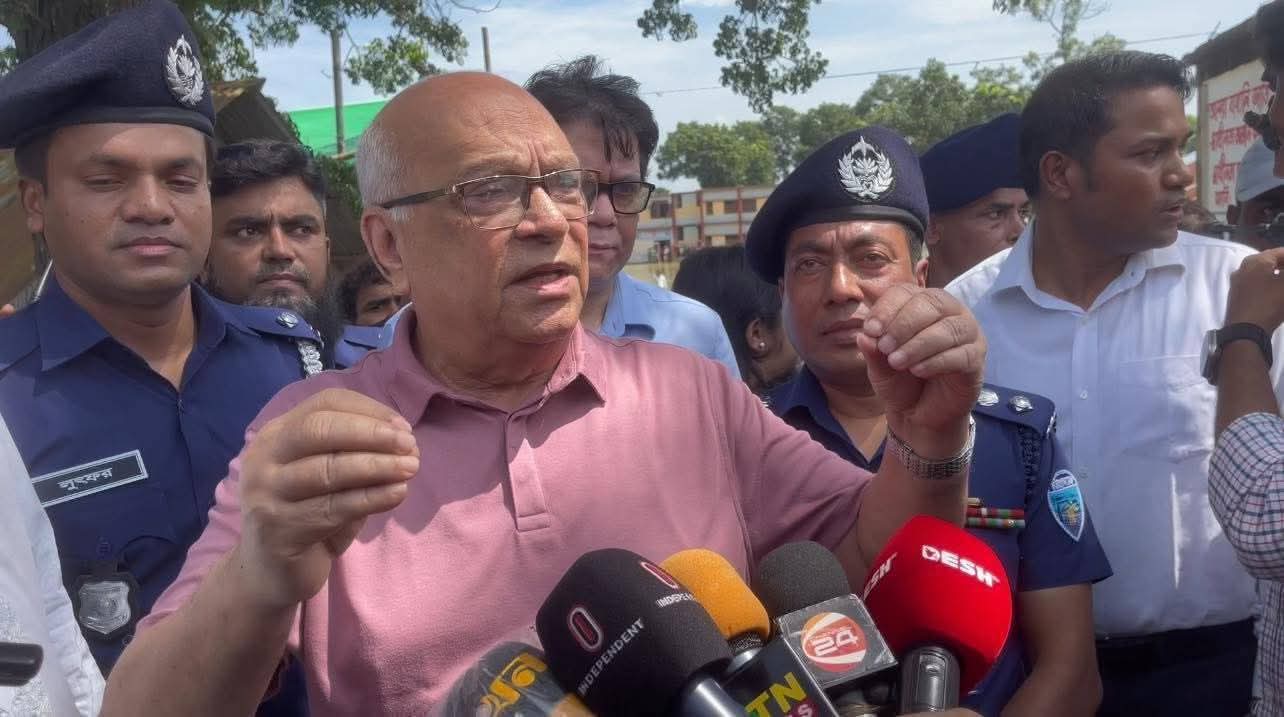 ফেনীর বন্যা দুর্গত এলাকা পরিদর্শনে উপদেষ্টা ফারুক-ই-আজম