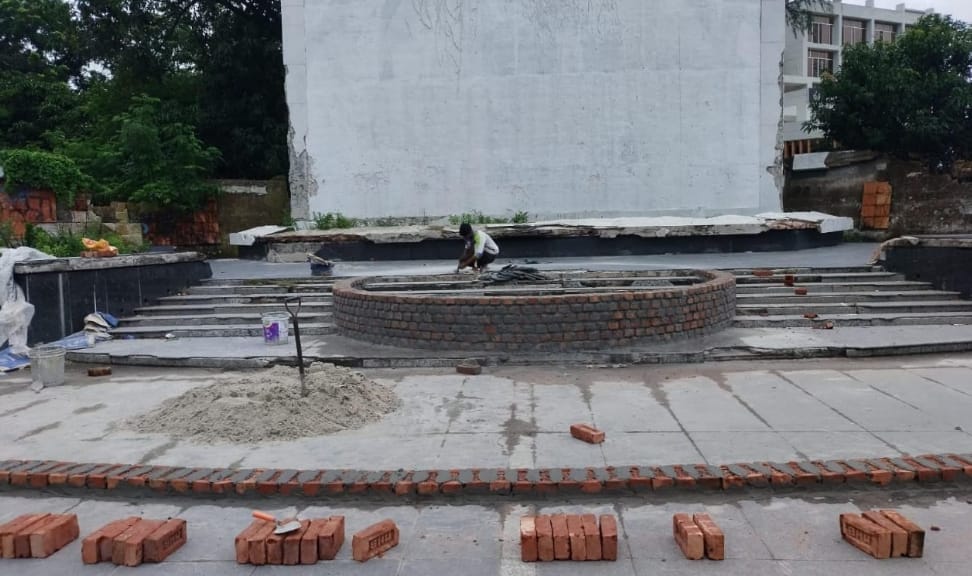 রাজশাহীতে দ্রুতগতিতে নির্মিত হচ্ছে ‘জুলাই শহীদ স্মৃতিস্তম্ভ’