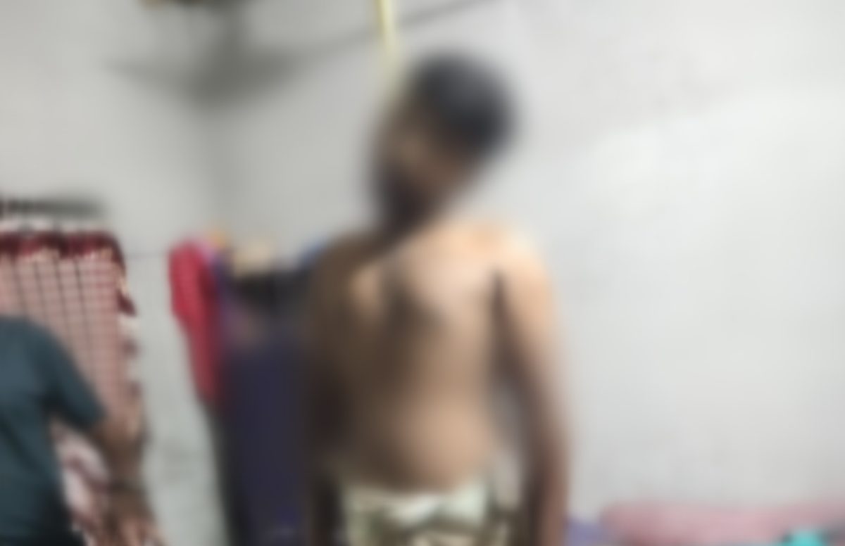 বগুড়ায় স্ত্রীকে ভিডিও কলে রেখে গলায় ফাঁস দিয়ে স্বামীর আত্মহত্যা