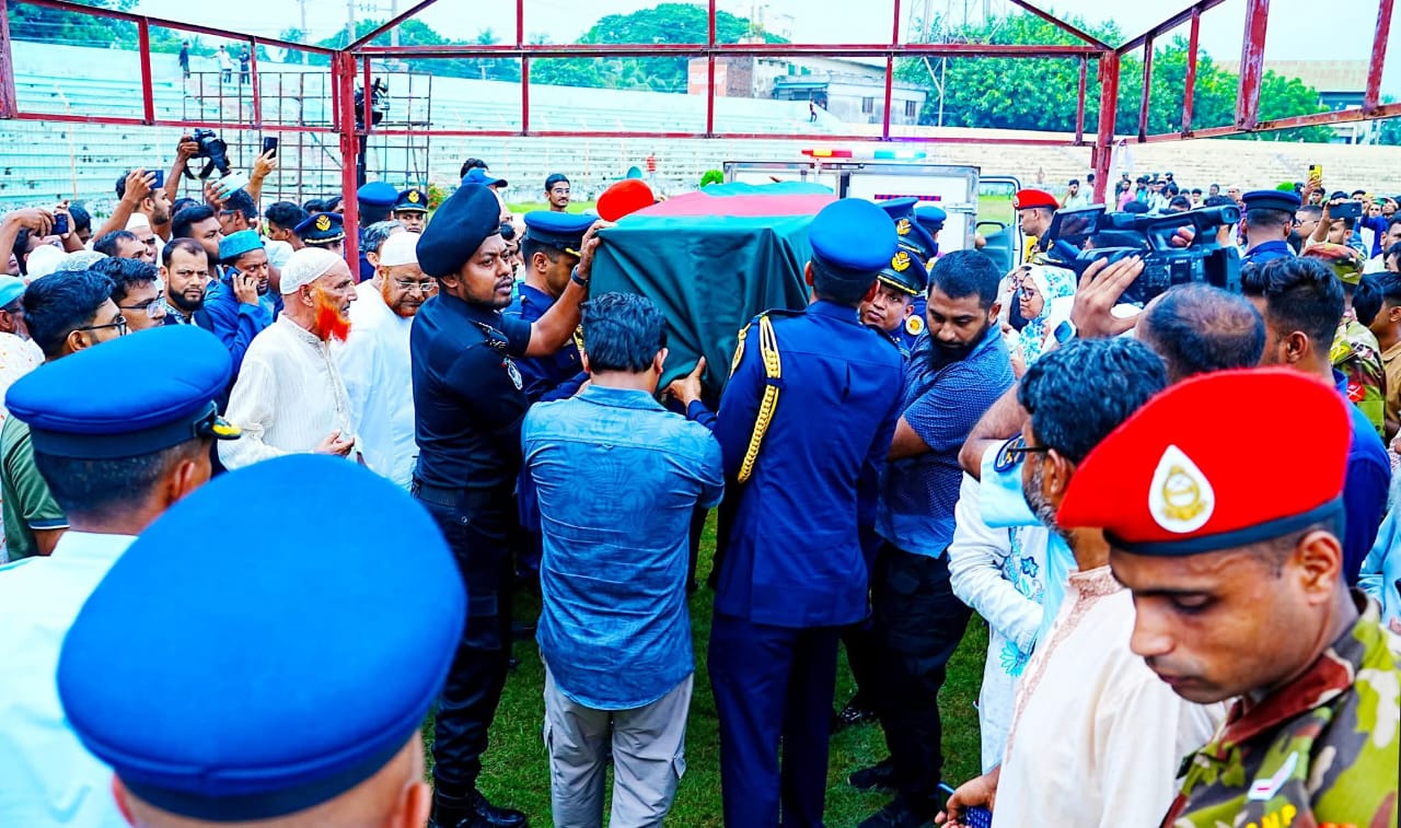 চোখের জলে পাইলট তৌকিরকে শেষ বিদায়