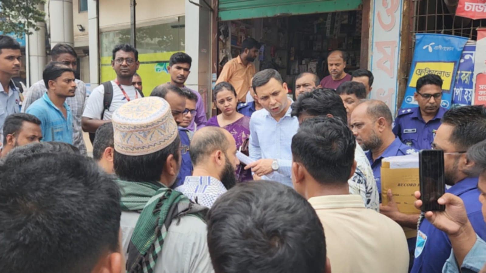 আশুলিয়ায় জুলাইয়ের শহীদদের স্মরণে নির্মিত হচ্ছে ৫২টি স্মৃতিস্তম্ভ