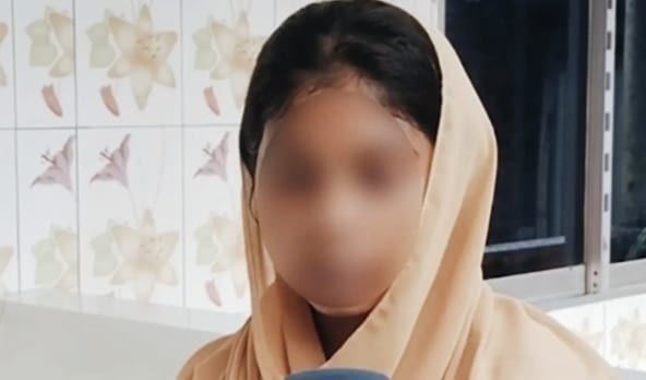 ভোলায় বিয়ের দাবিতে ছাত্রলীগ নেতার বাড়িতে অনশন বৈষম্যবিরোধী নেত্রীর
