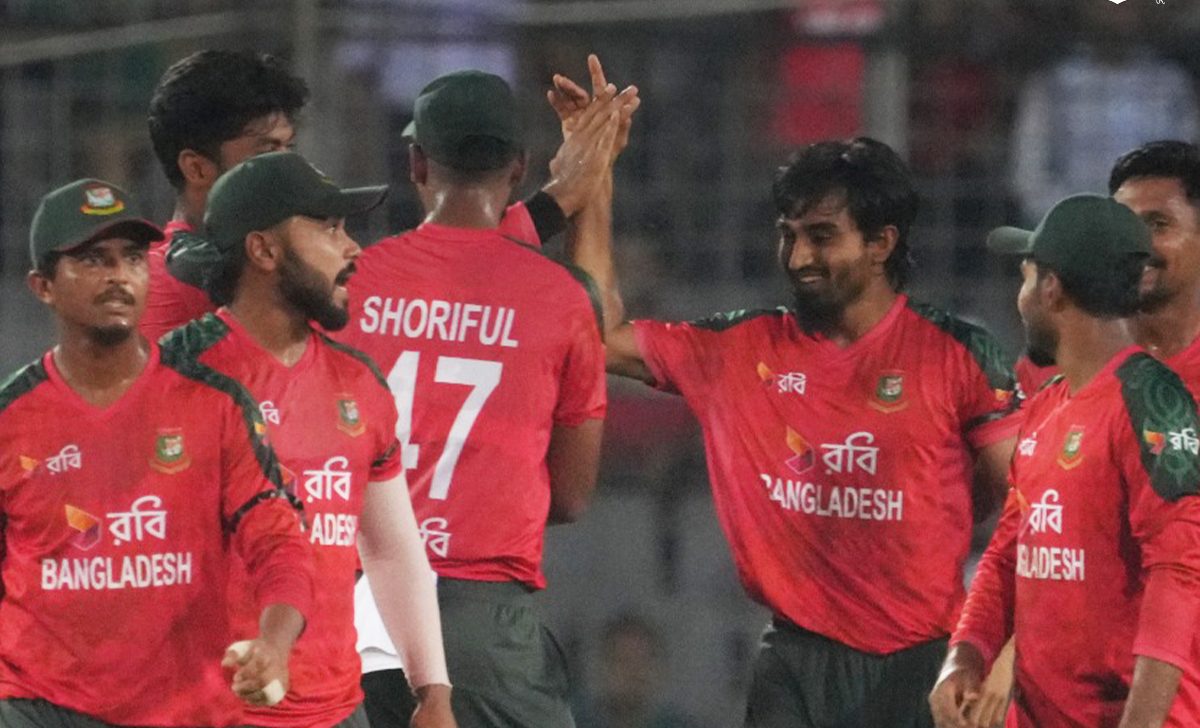 মাইলস্টোনের শোক ছাপিয়ে : পাকিস্তানকে হারিয়ে সিরিজ বাংলাদেশের