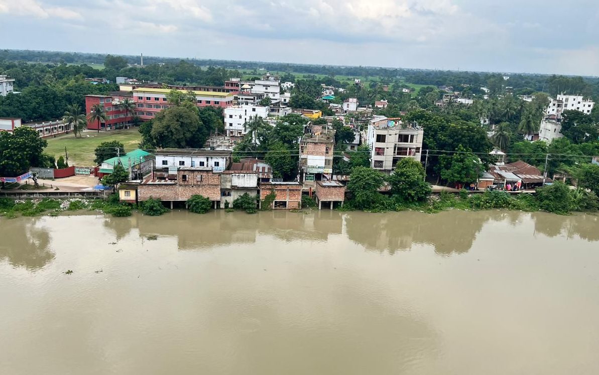বিপৎসীমার উপরে আত্রাই নদীর পানি, ৩০টি পয়েন্ট ঝুঁকিপূর্ণ ঘোষণা