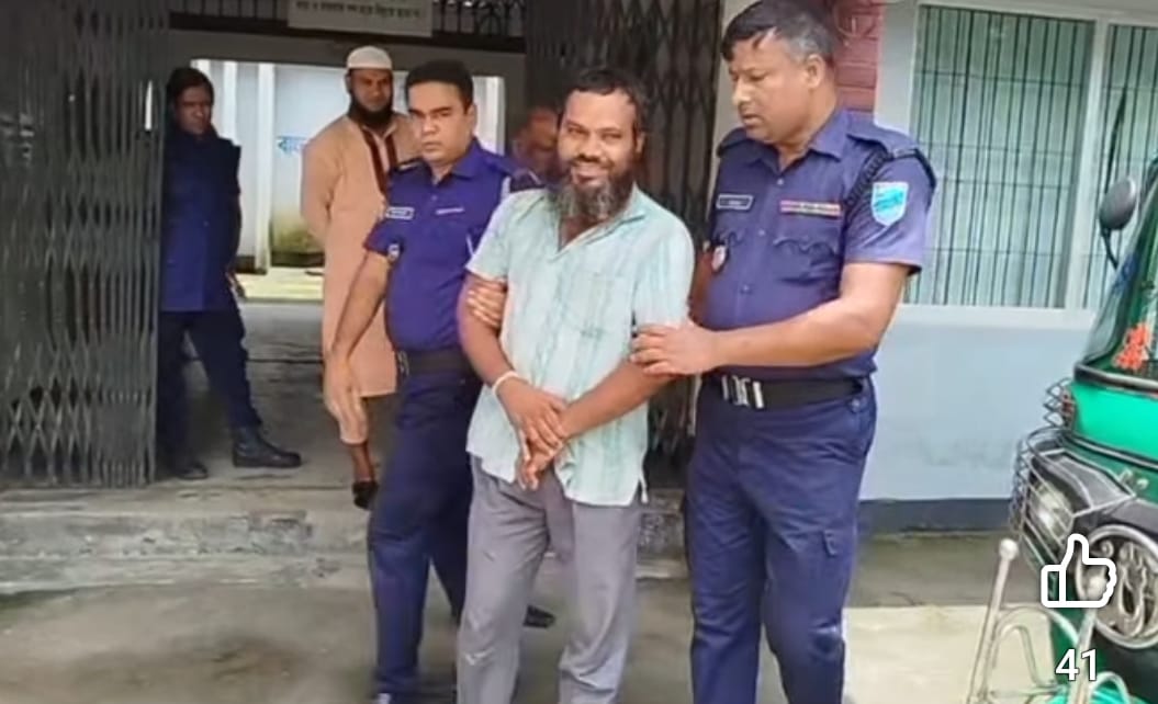 সাংবাদিককে মারধর: গ্রেপ্তারে হাস্যোজ্জ্বল পল্লী চিকিৎসক কাশেম