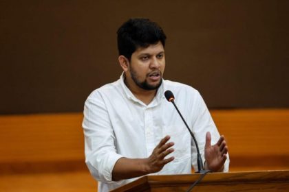 তথ্য উপদেষ্টা মাহফুজ আলম, ফাইল ছবি।