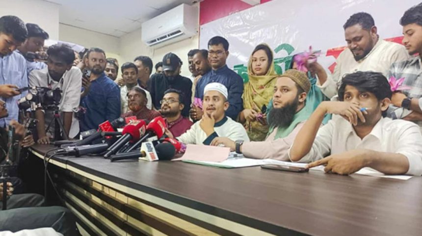 মনোনয়ন সংগ্রহ করে এনসিপি কার্যালয়ে সাংবাদিকদের সাথে কথা বলেন সারজিস আলম, ছবি - সংগৃহীত।