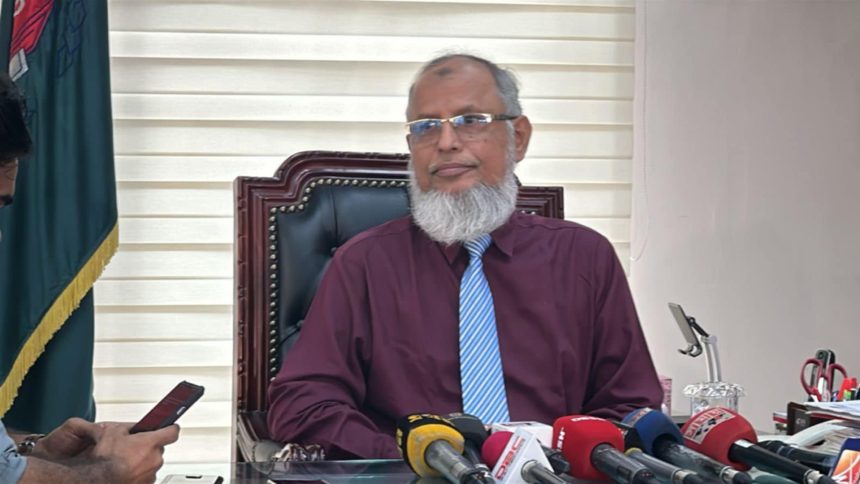 নির্বাচন কমিশনার আনোয়ারুল ইসলাম সরকার।