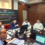 সভায় উপস্থিত প্রশাসনের কর্মরর্তা, জনপ্রতিনিধিসহ নাগরিক সমাজের প্রতিনিধিরা। রবিবার দুপুরে পাবনা জেলা প্রশাসক কার্যালয় মিলনায়তনে।