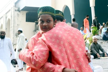 যথাযোগ্য মর্যাদা, ধর্মীয় ভাবগাম্ভীর্য এবং ত্যাগের মহিমায় রাজধানীসহ সারাদেশে ঈদুল আযহা উদযাপিত হয়েছে। মুসলিম উম্মাহর দ্বিতীয় বৃহত্তম উৎসব হচ্ছে ঈদুল আযহা যা কোরবানির ঈদ হিসেবেও সমাদৃত। যুগ যুগ ধরে এই ঈদ ধর্মপ্রাণ মুসলমানদের ত্যাগের আদর্শে উদ্ভাসিত করে আসছে।