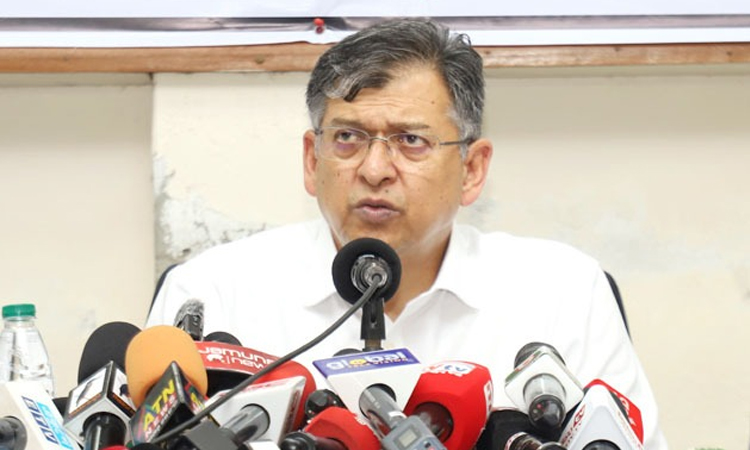 জুয়া, বেটিং ও অনলাইন জুয়া প্রতিরোধে একটি সম্পূর্ণ নতুন, যুগোপযোগী ও আধুনিক আইন প্রণয়নের কাজ চূড়ান্ত পর্যায়ে রয়েছে বলে জানিয়েছেন স্বরাষ্ট্রমন্ত্রী সালাহউদ্দিন আহমদ।
