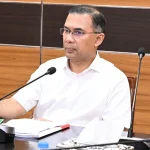 আজ বিকেলে সচিবালয়ে স্বাস্থ্য মন্ত্রণালয়ে সংশ্লিষ্টদের সঙ্গে বৈঠক করেন প্রধানমন্ত্রী তারেক রহমান। ছবি: প্রধানমন্ত্রীর কার্যালয়