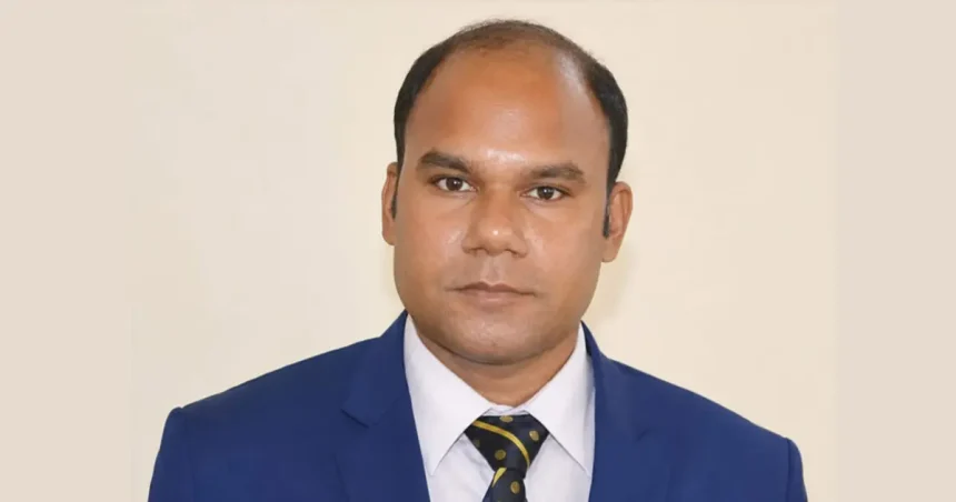 নবাবগঞ্জ উপজেলার সাব-রেজিস্ট্রার মো. নাজমুল হাসান